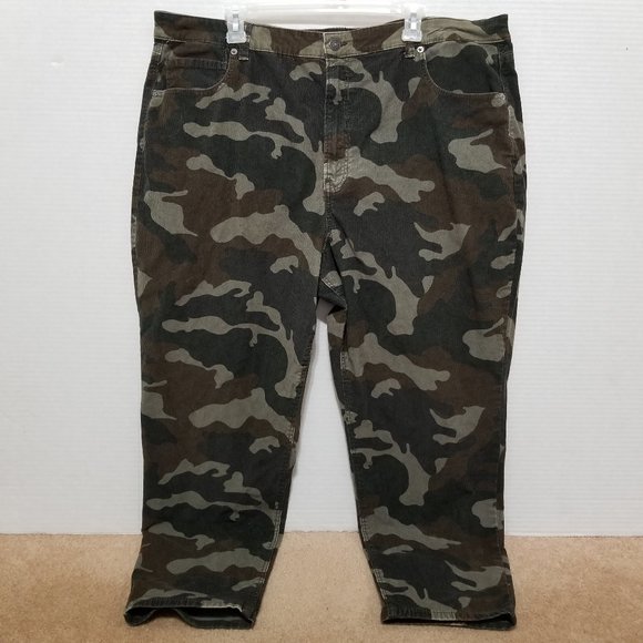 American Eagle pants 22 Mom Jean corduroy camo army print super stretch ribbed - Picture 1 of 14